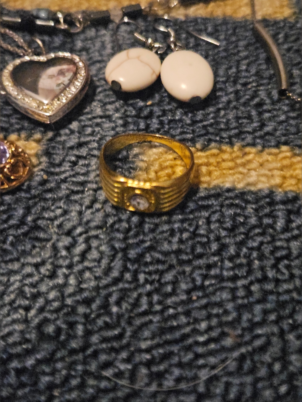 Assorted Jewelery Bundle - Picture 5 of 7